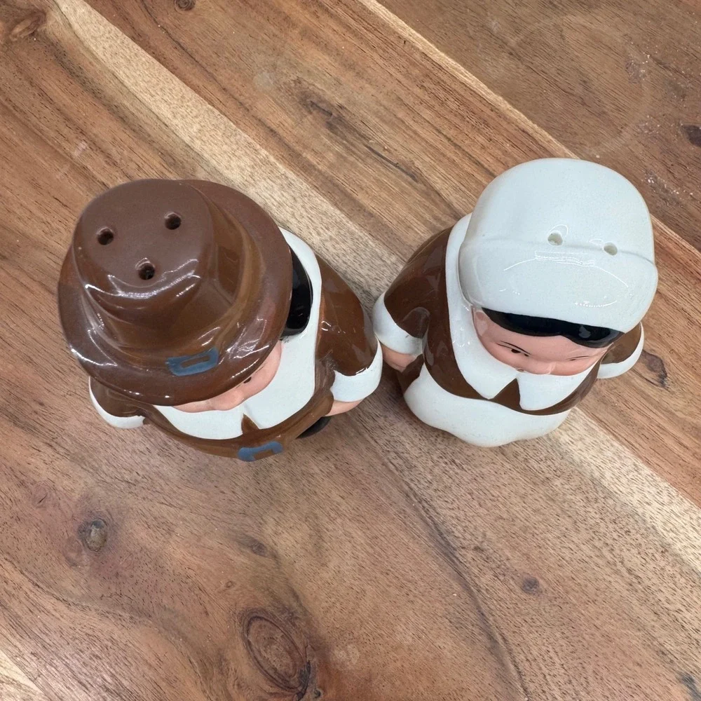 Vintage Publix Pilgrim Man‎ & Woman Ceramic Salt Pepper Shakers Set Thanksgiving